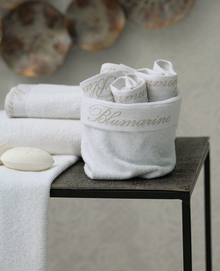 Blumarine – Basket Spa with set of 4 washcloths - Image 1
